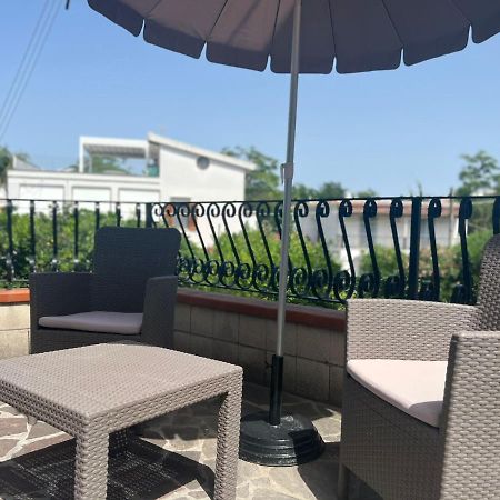 Villa Rosa Rooms อีสเกีย ภายนอก รูปภาพ