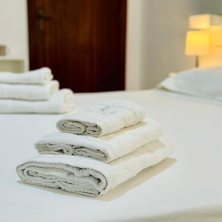 Villa Rosa Rooms อีสเกีย ภายนอก รูปภาพ