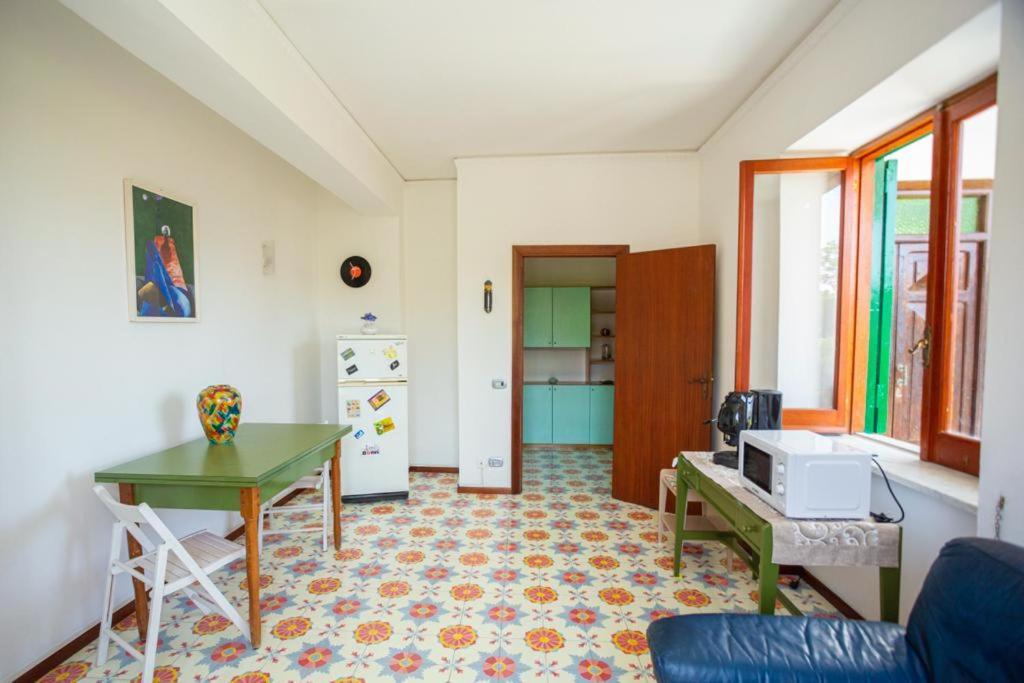 Villa Rosa Rooms อีสเกีย ภายนอก รูปภาพ